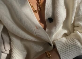 5 Costly-Wanting Jewelry Tendencies of 2024 We Can not Gatekeep Any Longer